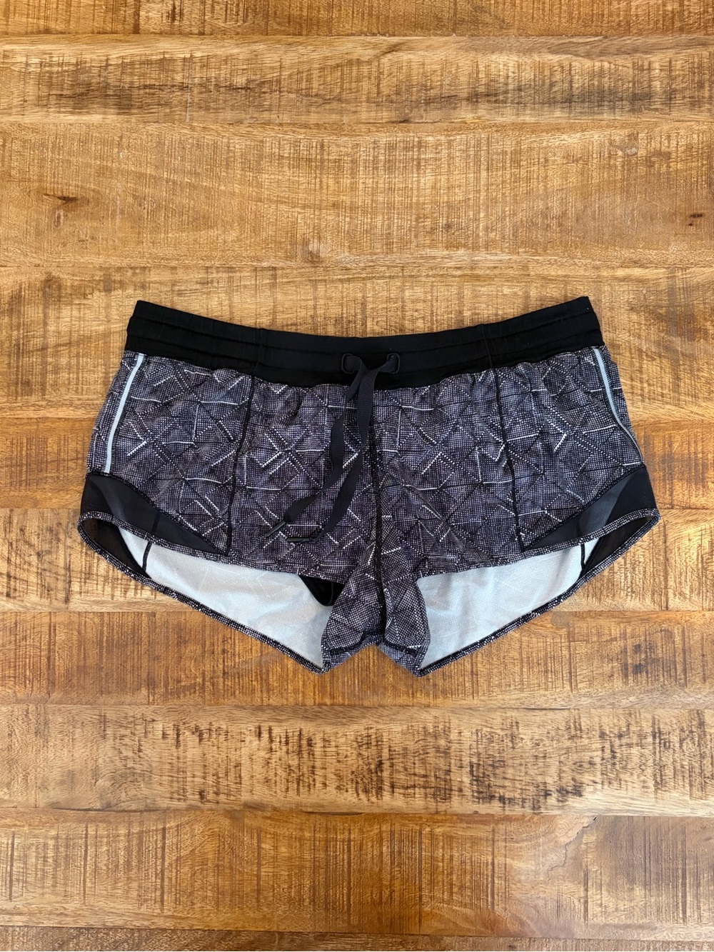 Lululemon Hotty Hot Short 2.5”